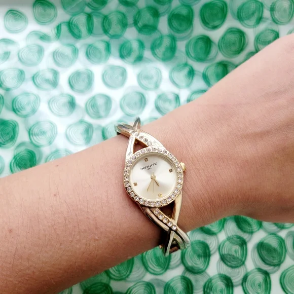 Debanham's Infinite Rhinestone Quartz Classic Watch - Picture 6 of 14